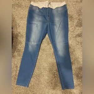 Brand new never worn jeggings